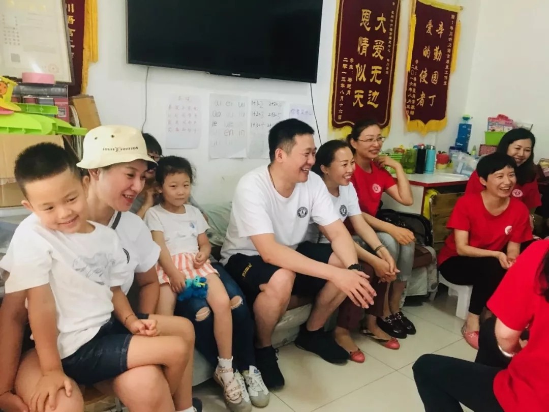 無聲的世界,有聲的愛 遠行愛 無聲的世界,有聲的愛 遠行愛