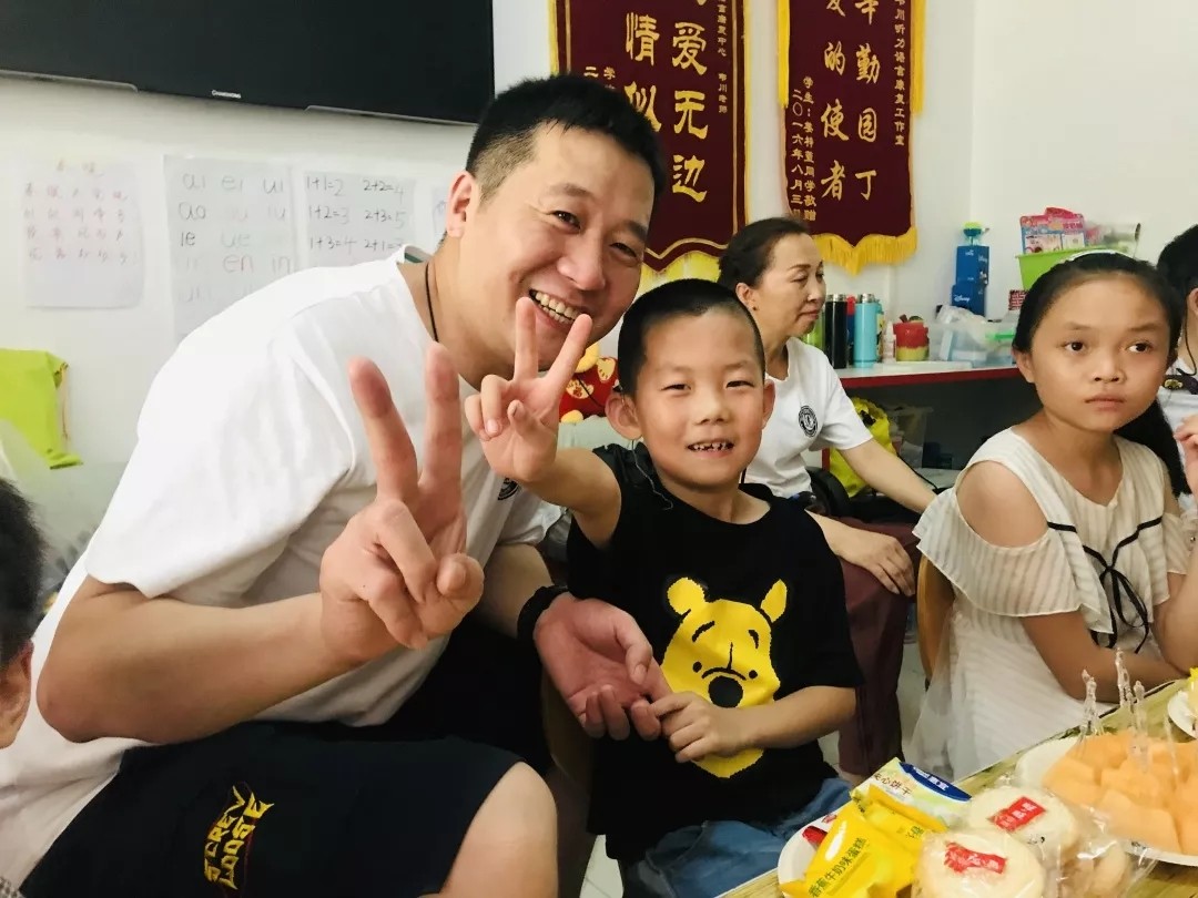 無聲的世界,有聲的愛 遠行愛 無聲的世界,有聲的愛 遠行愛