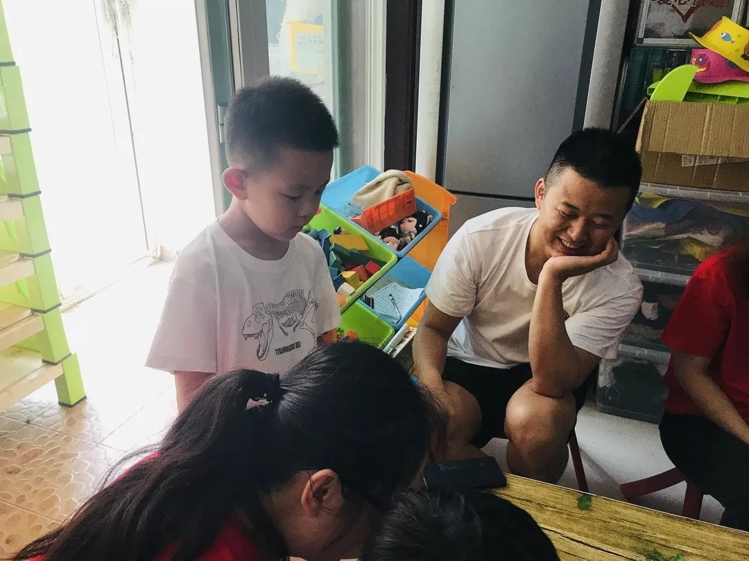 無聲的世界,有聲的愛 遠行愛 無聲的世界,有聲的愛 遠行愛