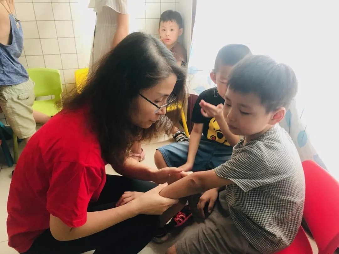 無聲的世界,有聲的愛 遠行愛 無聲的世界,有聲的愛 遠行愛